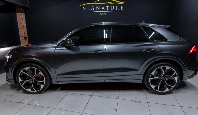 
								2024 Audi RSQ8 Quattro full									