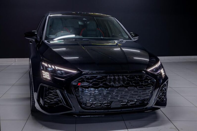 
								2023 Audi RS3 Sportback Quattro full									