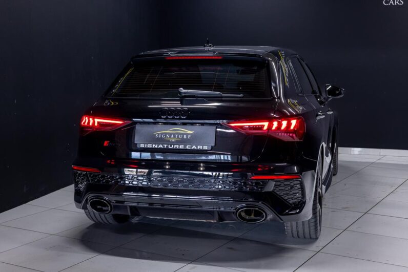 
								2023 Audi RS3 Sportback Quattro full									