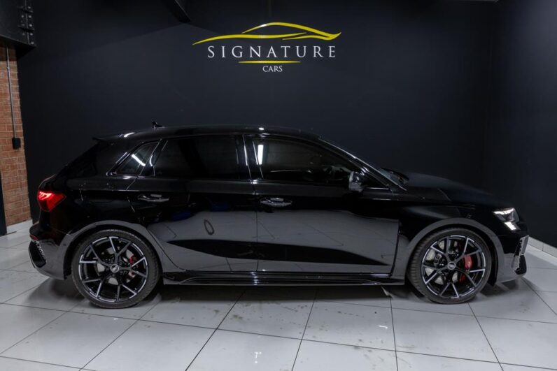 
								2023 Audi RS3 Sportback Quattro full									