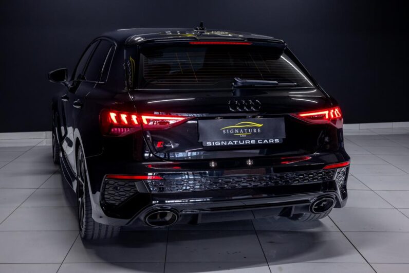
								2023 Audi RS3 Sportback Quattro full									