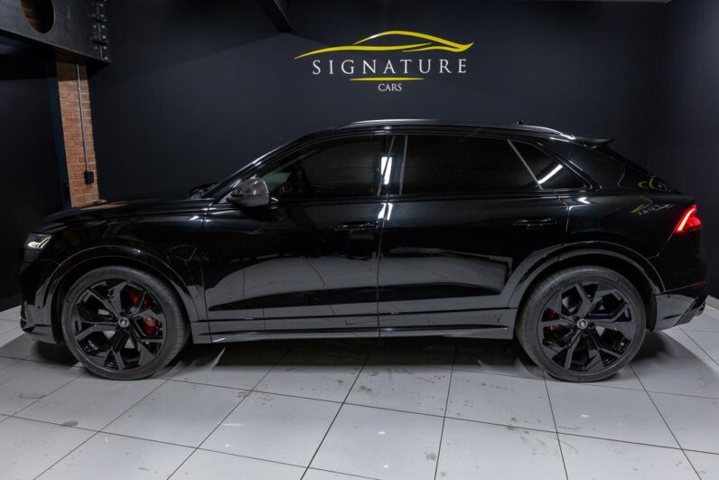 
								2024 Audi RSQ8 Quattro full									