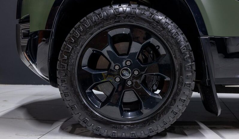 
								2023 Land Rover Defender 110 D300 X-Dynamic SE full									