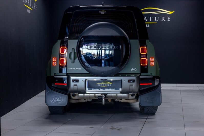 
								2023 Land Rover Defender 110 D300 X-Dynamic SE full									