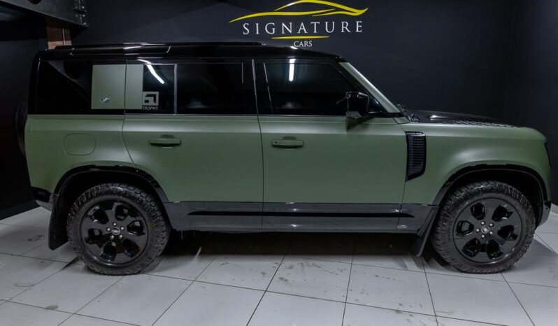 
								2023 Land Rover Defender 110 D300 X-Dynamic SE full									