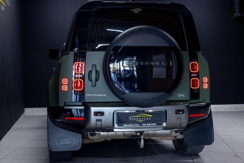 
								2023 Land Rover Defender 110 D300 X-Dynamic SE full									
