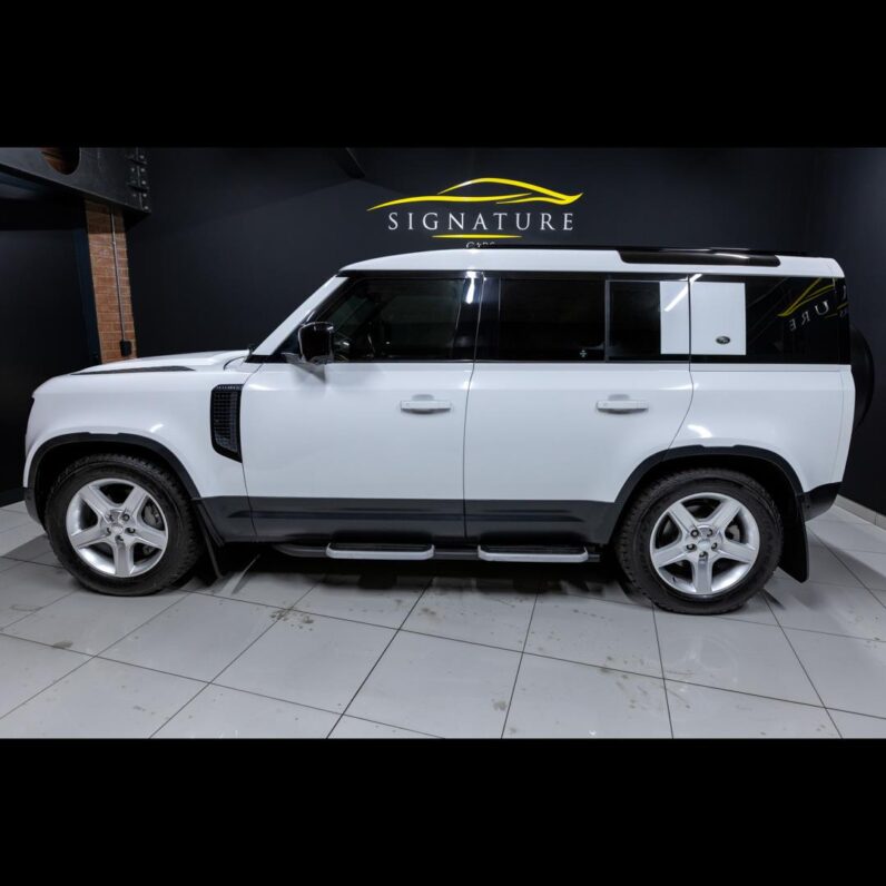 
								2023 Land Rover Defender 110 D300 SE full									