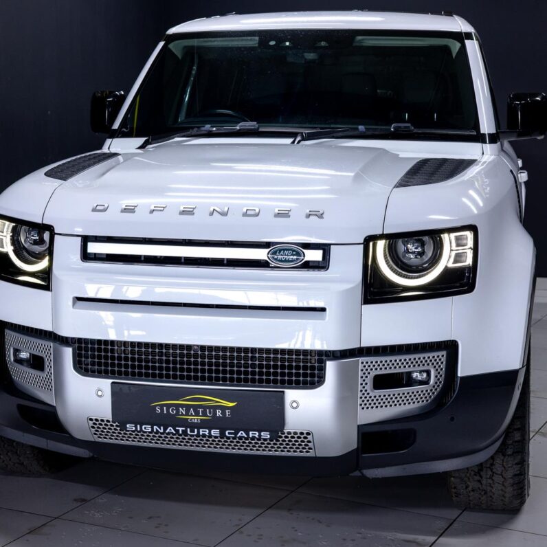 
								2023 Land Rover Defender 110 D300 SE full									