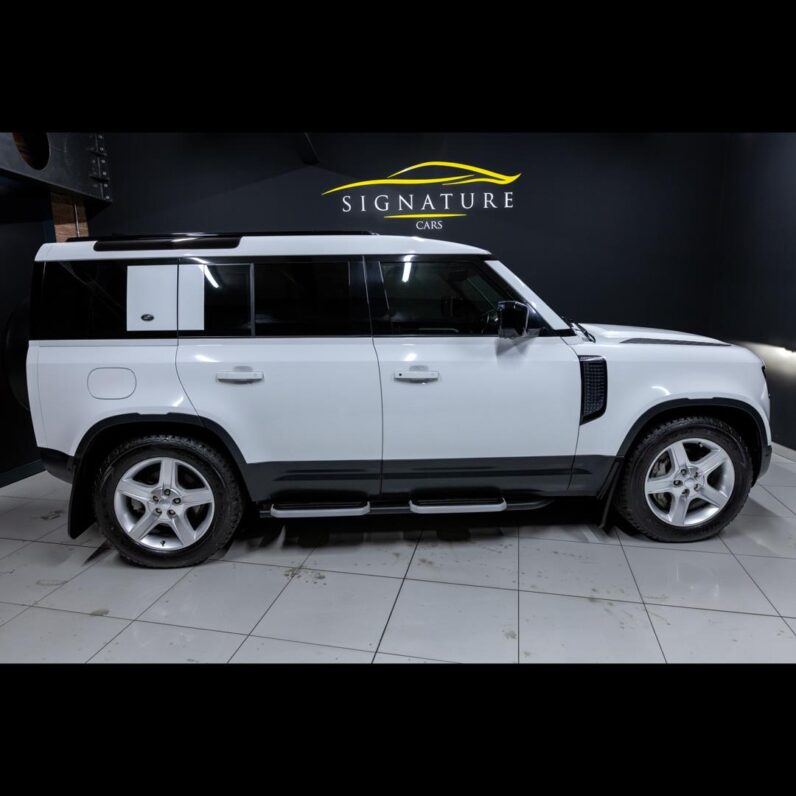 
								2023 Land Rover Defender 110 D300 SE full									