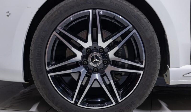 
								2024 Mercedes-Benz V-Class V300d Exclusive AMG Line full									
