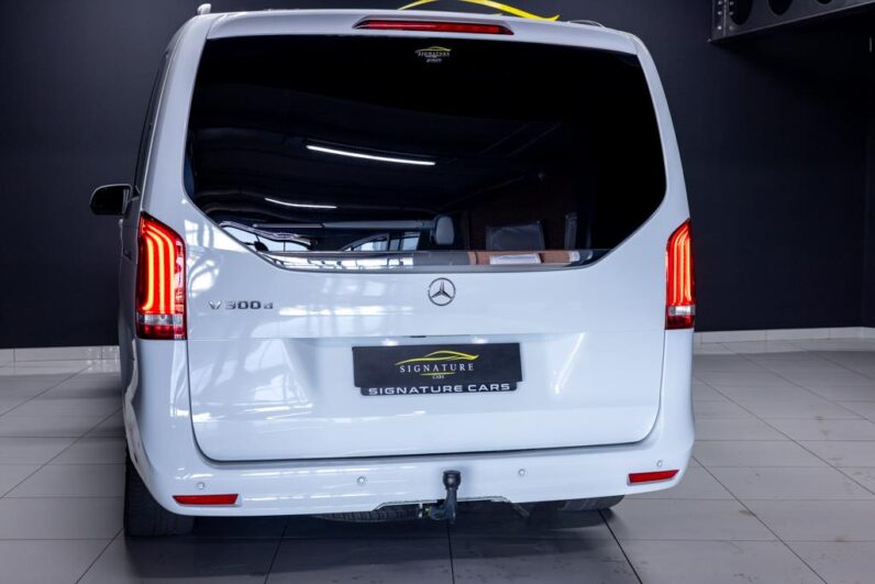 
								2024 Mercedes-Benz V-Class V300d Exclusive AMG Line full									
