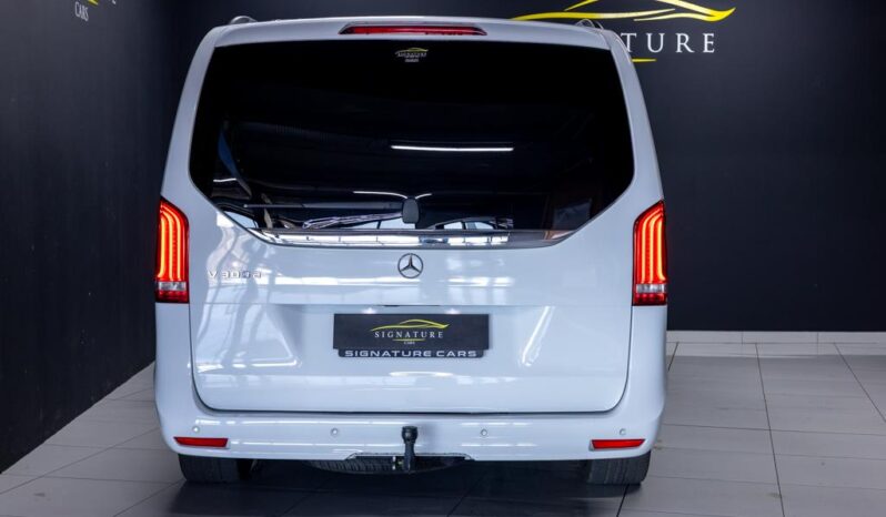 
								2024 Mercedes-Benz V-Class V300d Exclusive AMG Line full									