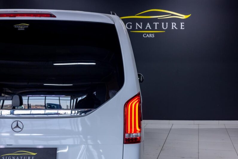 
								2024 Mercedes-Benz V-Class V300d Exclusive AMG Line full									