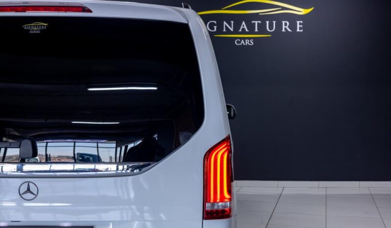 
								2024 Mercedes-Benz V-Class V300d Exclusive AMG Line full									